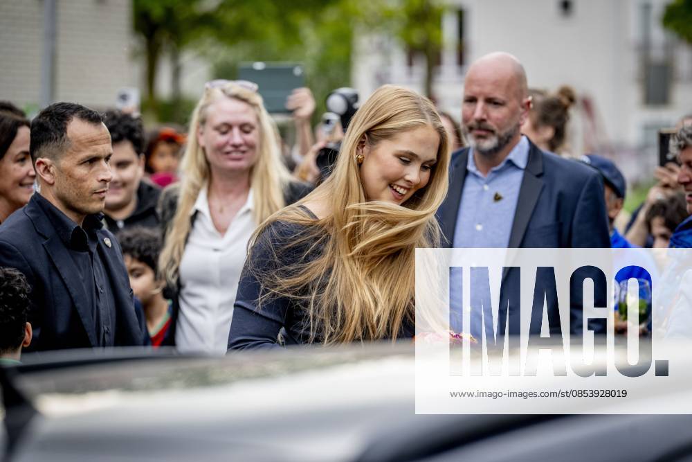 AMSTERDAM - Princess Amalia and Mayor Femke Halsema visit a community center in Amsterdam. The princess paid a two-day visit to the capital at Halsema s invitation to get to know the city better. ROBIN UTRECHT ANP netherlands out - belgium out