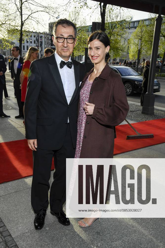 ABB PRESS BALL Cem Ozdemir with his wife Flavia Zaka as guests at the73 Federal Press Ball at the Hotel Adlon Kempinski on 17 04 2026 in Berlin