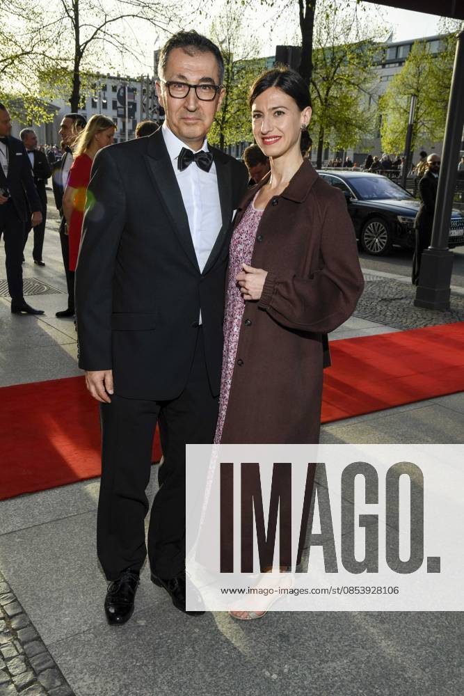 ABB PRESS BALL Cem Ozdemir with Mrs. Flavia Buendnis 90 Die Gruenen Zaka as guest at the73 Federal Press Ball at the Hotel Adlon Kempinski on 17 04 2026 in Berlin