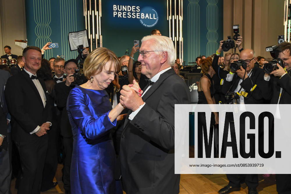 ABB PRESS BALL German President Frank Walter Steinmeier dancing with his wife Elke Buedenbender at the 73rd Federal Press Ball at the Hotel Adlon Kempinski on April 17, 2026 in Berlin