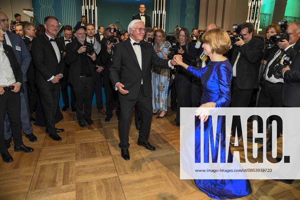 ABB PRESS BALL German President Frank Walter Steinmeier dancing with his wife Elke Buedenbender at the 73rd Federal Press Ball at the Hotel Adlon Kempinski on April 17, 2026 in Berlin
