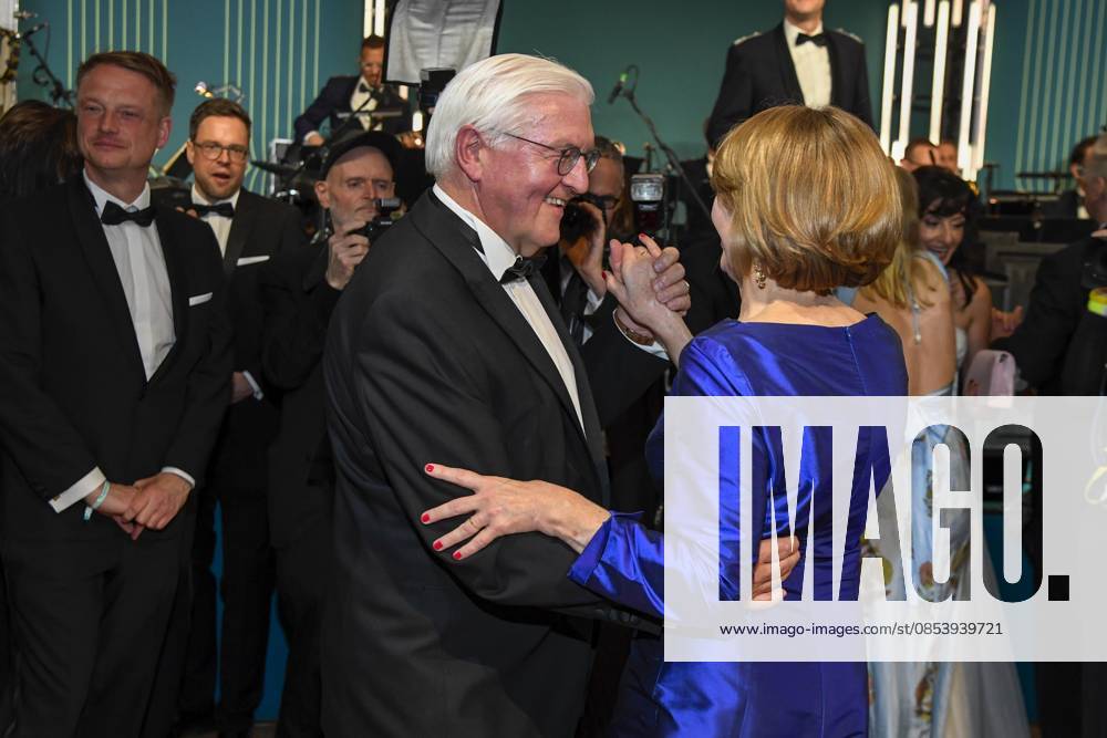 ABB PRESS BALL German President Frank Walter Steinmeier dancing with his wife Elke Buedenbender at the 73rd Federal Press Ball at the Hotel Adlon Kempinski on April 17, 2026 in Berlin