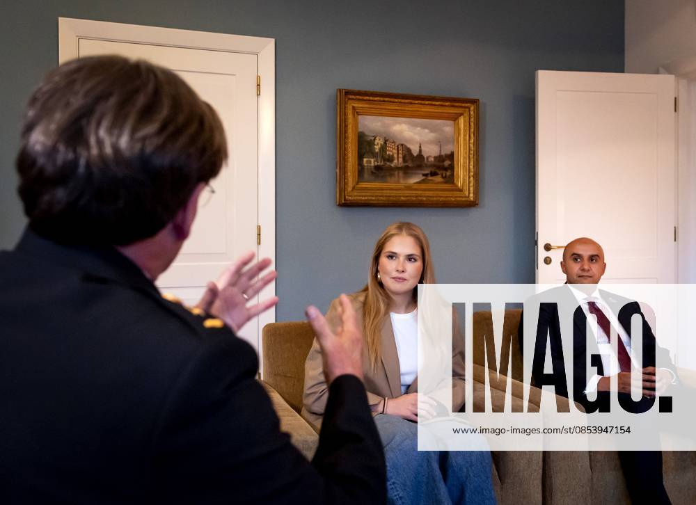 AMSTERDAM - Princess Amalia visits a police station in the city center. The princess paid a two-day visit to the capital at the invitation of Halsema to get to know the city better. SEM VAN DER WAL POOL ANP netherlands out - belgium out
