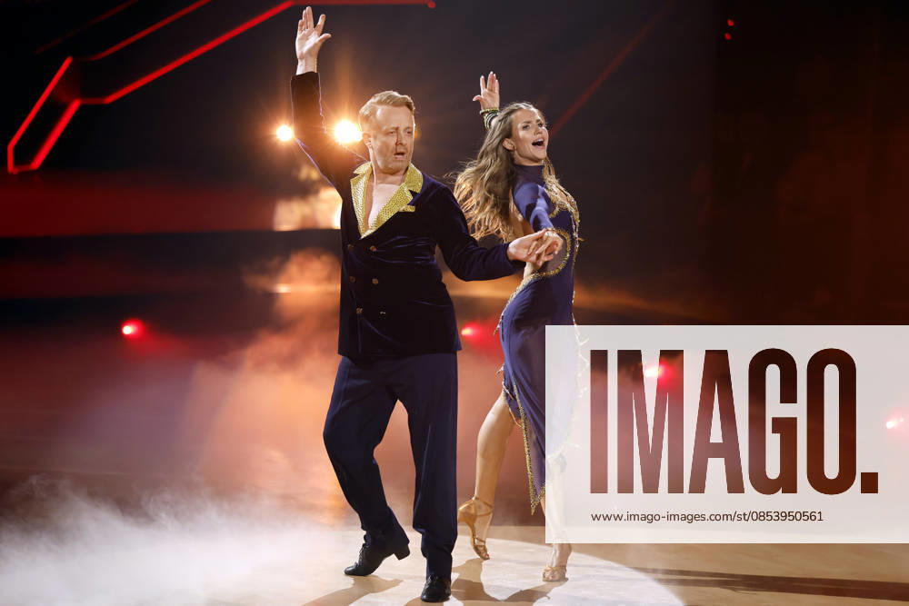 Entertainer Ross Antony and professional dancer Mariia Maksina at the sixth dance show of the 19th season of the RTL dance show Lets Dance at the Coloneum Ross Antonys face is covered in blood after he suffers a bleeding wound while dancing Cologne, 17 04 2026 NRW Germany