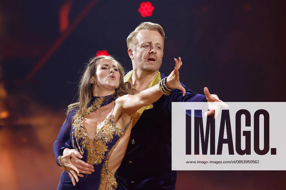 Entertainer Ross Antony and professional dancer Mariia Maksina at the sixth dance show of the 19th season of the RTL dance show Lets Dance at the Coloneum Ross Antonys face is covered in blood after he suffers a bleeding wound while dancing Cologne, 17 04 2026 NRW Germany
