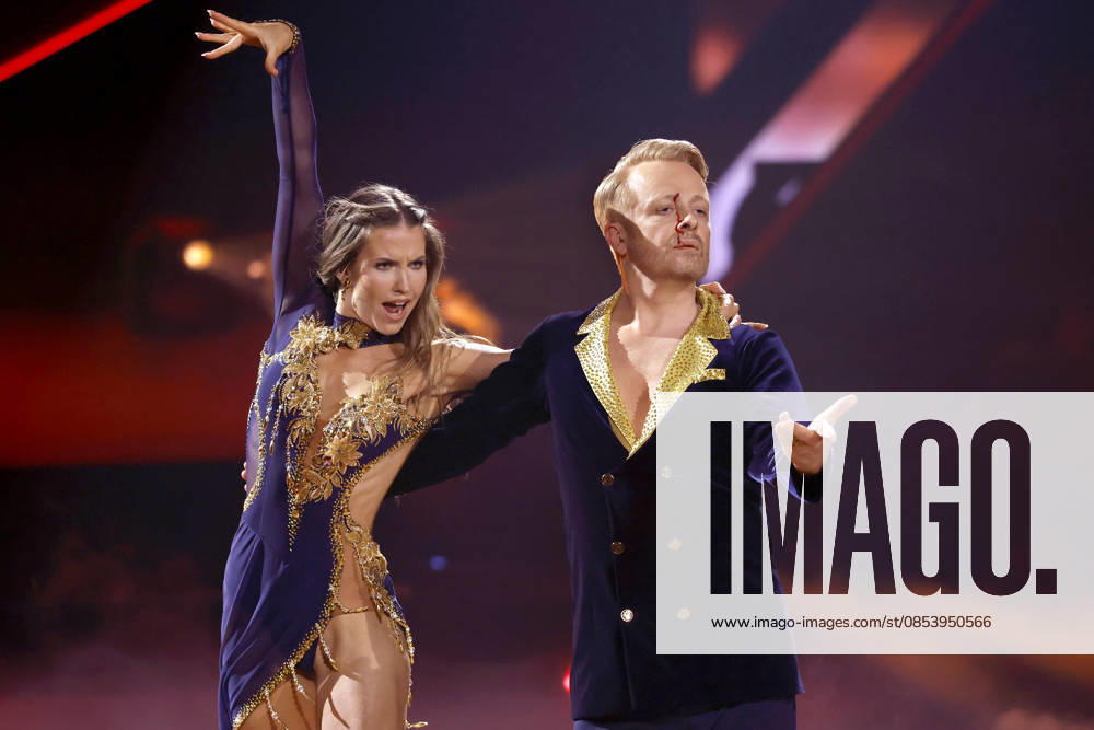 Entertainer Ross Antony and professional dancer Mariia Maksina at the sixth dance show of the 19th season of the RTL dance show Lets Dance at the Coloneum Ross Antonys face is covered in blood after he suffers a bleeding wound while dancing Cologne, 17 04 2026 NRW Germany