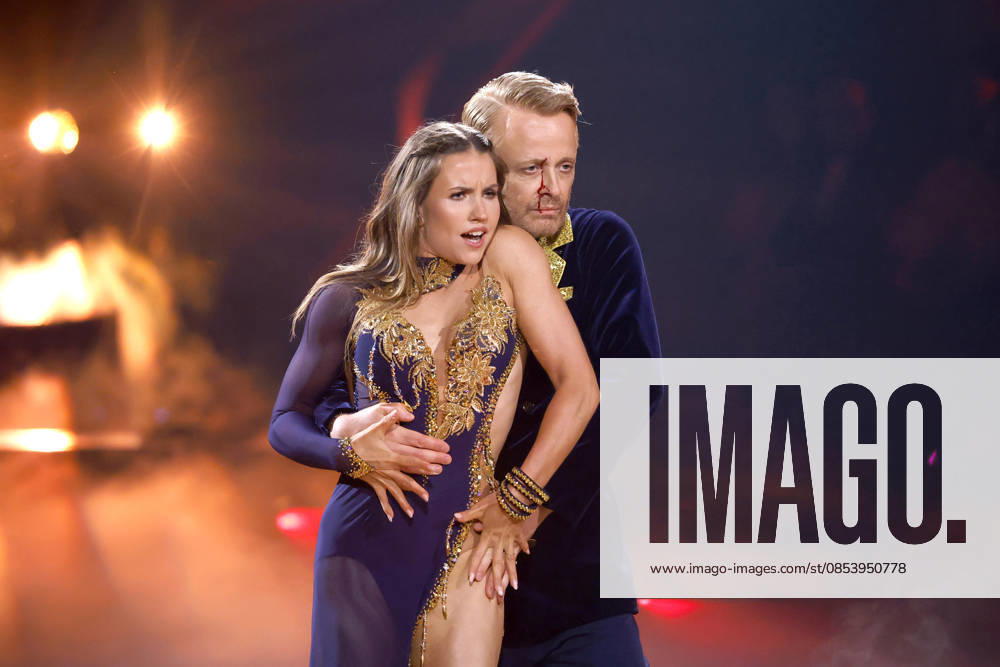 Entertainer Ross Antony and professional dancer Mariia Maksina at the sixth dance show of the 19th season of the RTL dance show Lets Dance at the Coloneum Ross Antonys face is covered in blood after he suffers a bleeding wound while dancing Cologne, 17 04 2026 NRW Germany
