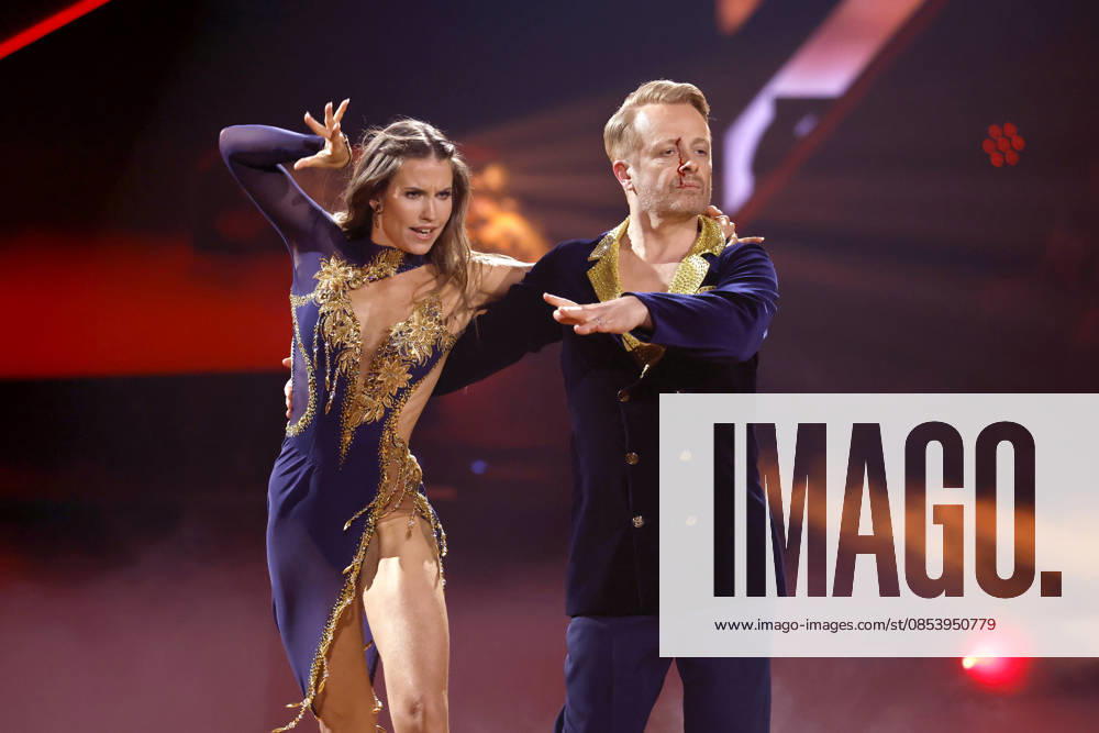 Entertainer Ross Antony and professional dancer Mariia Maksina at the sixth dance show of the 19th season of the RTL dance show Lets Dance at the Coloneum Ross Antonys face is covered in blood after he suffers a bleeding wound while dancing Cologne, 17 04 2026 NRW Germany