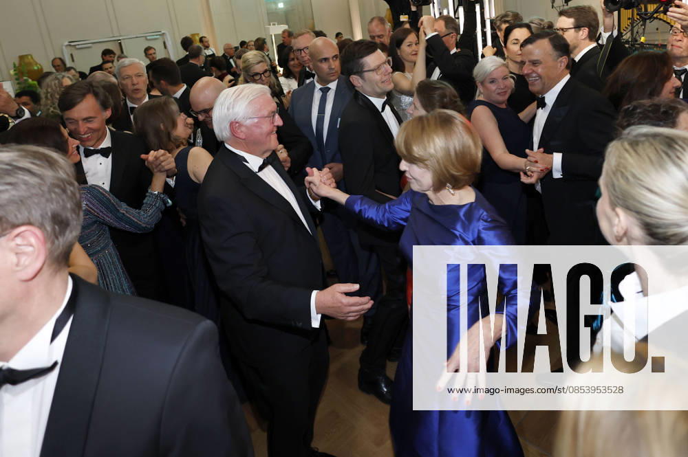 Frank Walter Steinmeier with his wife Elke Büdenbender at the 73 Federal Press Ball 2026 at the Hotel Adlon Kempinski Berlin, 17 04 2026 Foto:xJ.xFuturexImagex bundespresseball_6453
