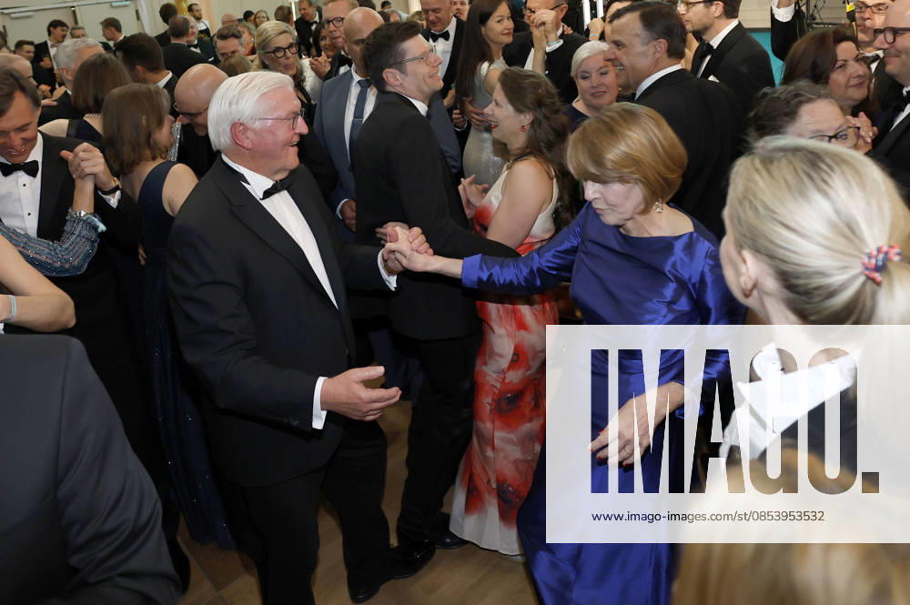 Frank Walter Steinmeier with his wife Elke Büdenbender at the 73 Federal Press Ball 2026 at the Hotel Adlon Kempinski Berlin, 17 04 2026 Foto:xJ.xFuturexImagex bundespresseball_6455