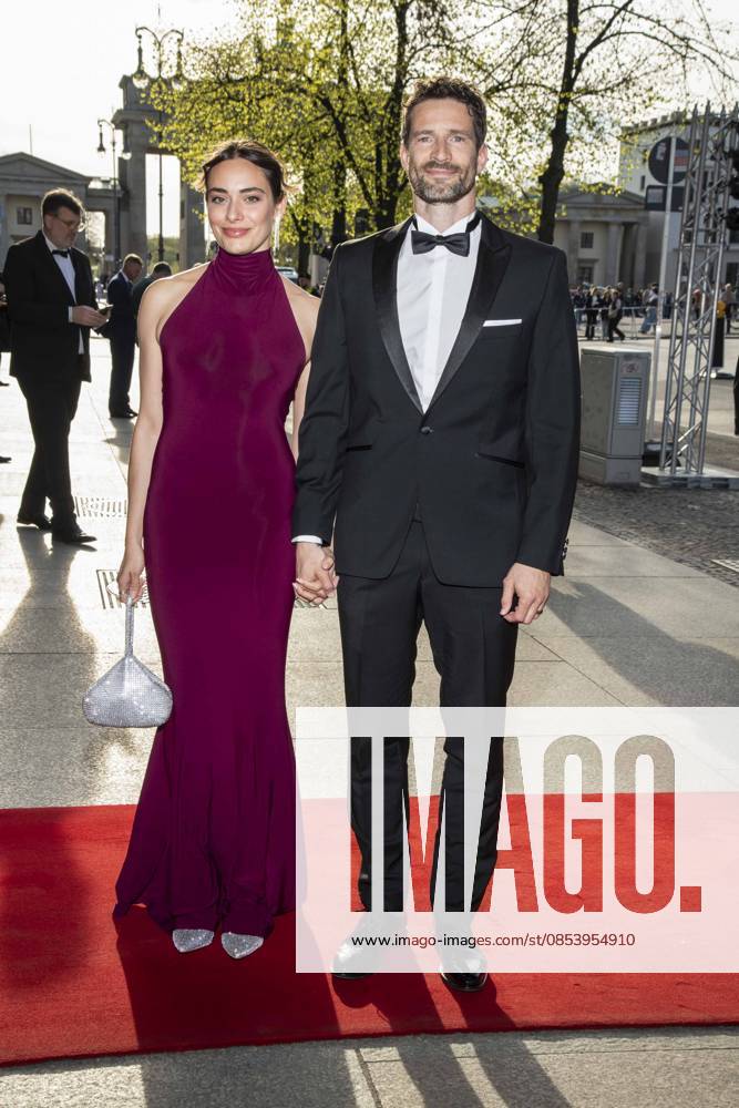 ABB PRESS BALL Danielle Bezaire and Arne Friedrich Freuundin as guests at the 73 Federal Press Ball at the Hotel Adlon Kempinski on 17 04 2026 in Berlin