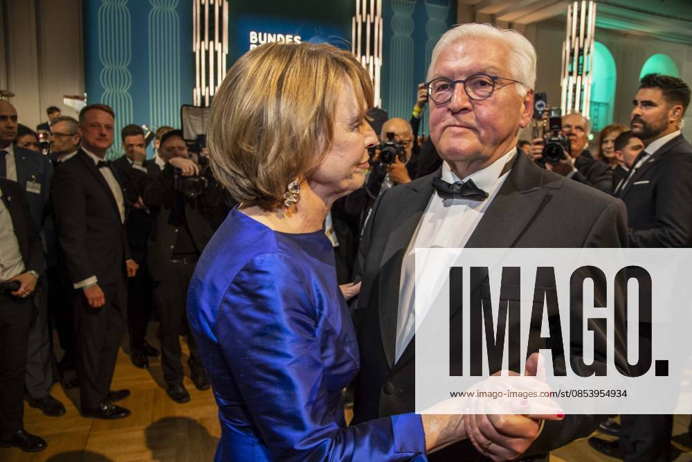ABB PRESS BALL German President Frank Walter Steinmeier dancing with his wife Elke Buedenbender blue evening dress at the 73rd Federal Press Ball at the Hotel Adlon Kempinski on April 17, 2026 in Berlin