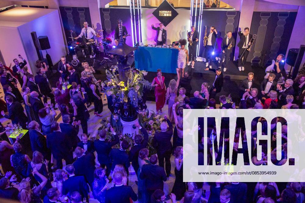 ABB PRESS BALL Guests Dancing Overview at the 73 Federal Press Ball at the Hotel Adlon Kempinski on 17 04 2026 in Berlin