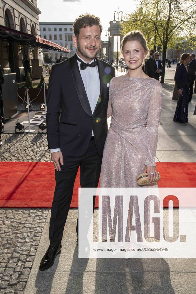 ABB PRESS BALL Felix Banaszak and Mrs. Charlotte Obermeier Federal Chairwoman of Buendnis 90 Die Gruenen, guests at the 73 Federal Press Ball at the Hotel Adlon Kempinski on 17 04 2026 in Berlin