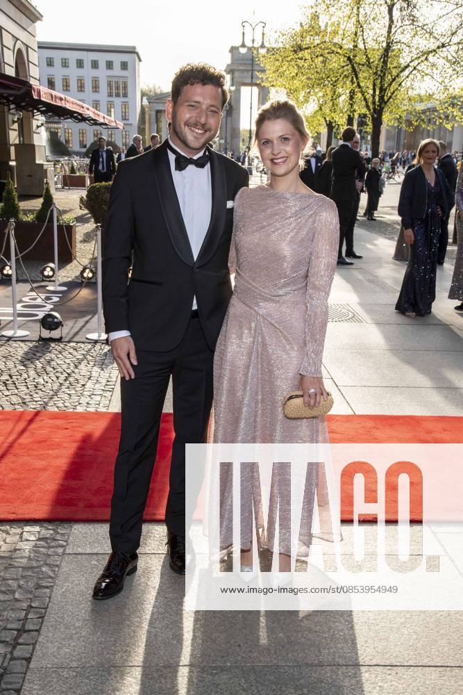 ABB PRESS BALL Felix Banaszak and Mrs. Charlotte Obermeier Federal Chairwoman of Buendnis 90 Die Gruenen, guests at the 73 Federal Press Ball at the Hotel Adlon Kempinski on 17 04 2026 in Berlin