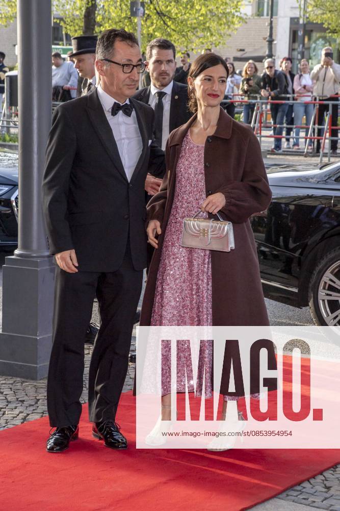 ABB PRESS BALL Cem Ozdemir with Mrs. Flavia Zaka Buendnis 90 Die Gruenen as guest at the73 Federal Press Ball at the Hotel Adlon Kempinski on 17 04 2026 in Berlin