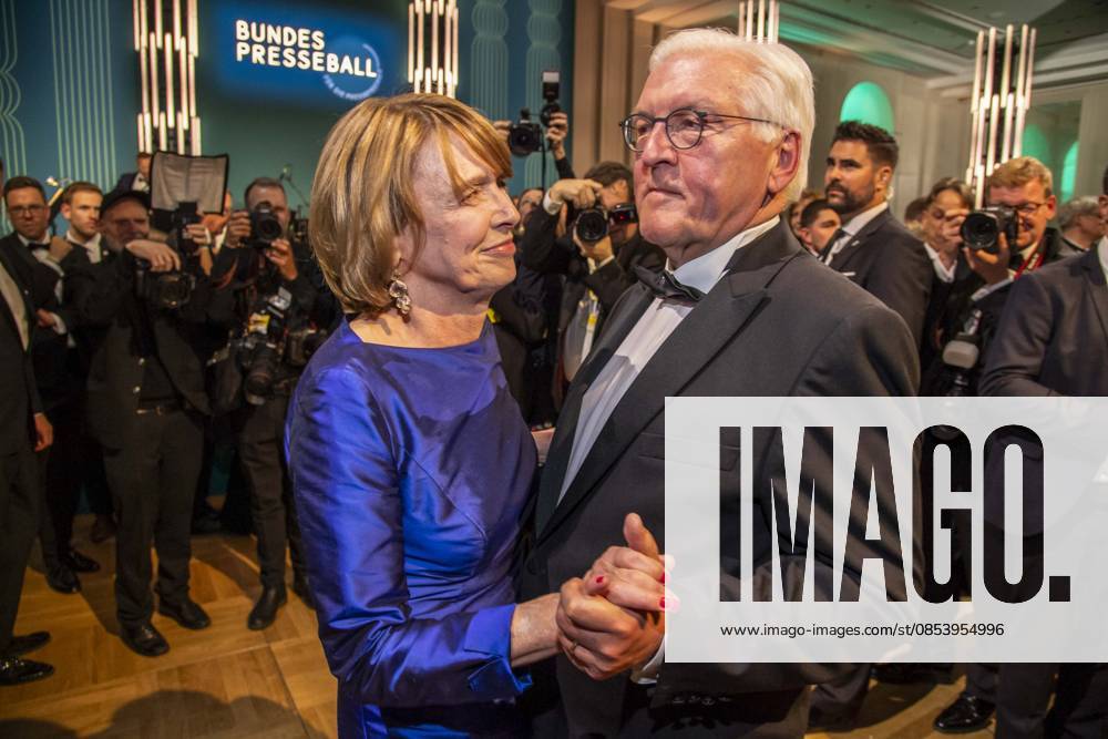 ABB PRESS BALL German President Frank Walter Steinmeier dancing with his wife Elke Buedenbender blue evening dress at the 73rd Federal Press Ball at the Hotel Adlon Kempinski on April 17, 2026 in Berlin