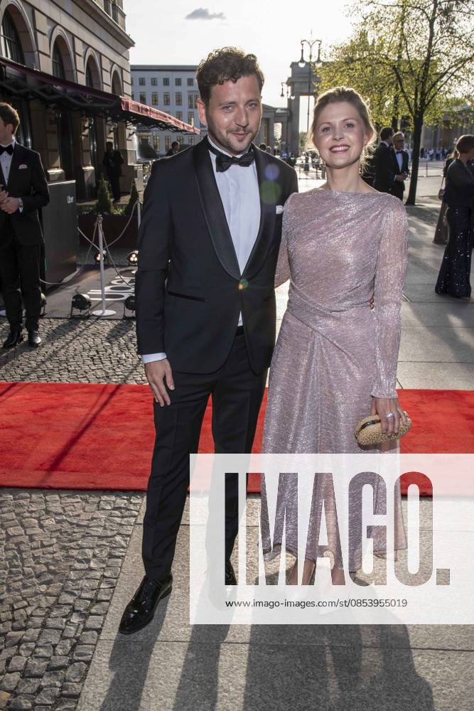 ABB PRESS BALL Felix Banaszak and Mrs. Charlotte Obermeier Federal Chairwoman of Buendnis 90 Die Gruenen, guests at the 73 Federal Press Ball at the Hotel Adlon Kempinski on 17 04 2026 in Berlin
