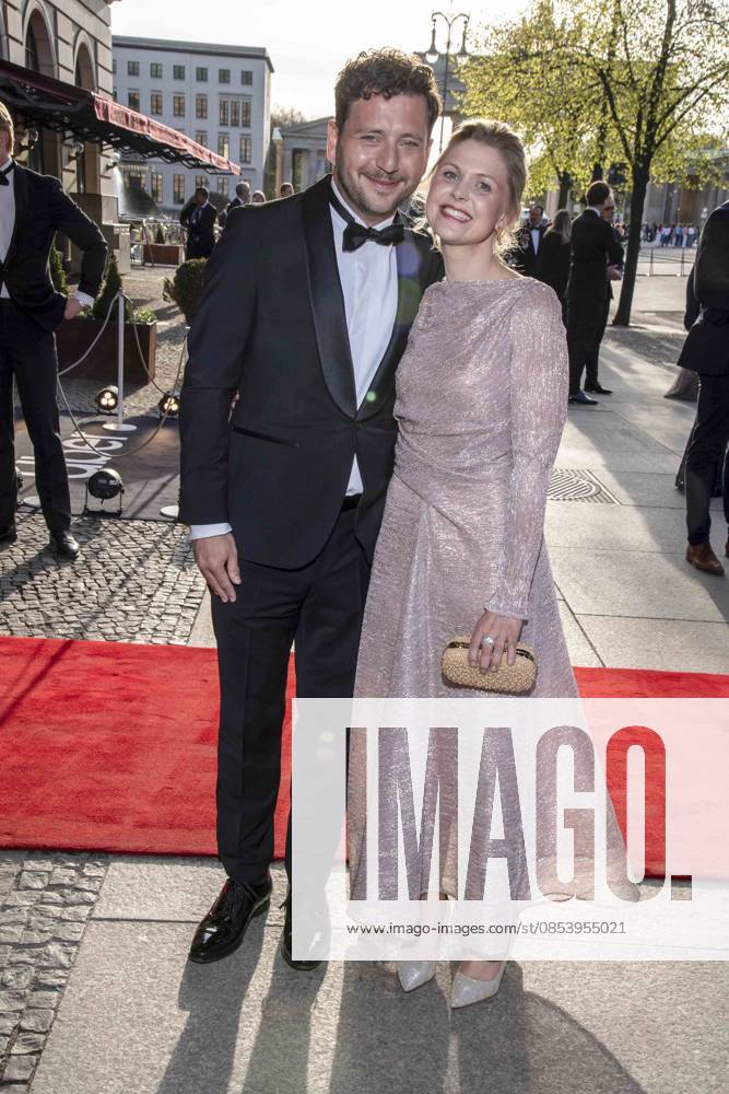 ABB PRESS BALL Felix Banaszak and Mrs. Charlotte Obermeier Federal Chairwoman of Buendnis 90 Die Gruenen, guests at the 73 Federal Press Ball at the Hotel Adlon Kempinski on 17 04 2026 in Berlin