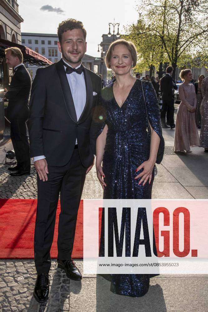 ABB PRESS BALL Franziska Brantner, Federal Chairwoman of Alliance 90 The Greens Felix Banaszak, Federal Chairman of Alliance 90 The Greens, guest at the 73rd Federal Press Ball at the Hotel Adlon Kempinski on 17 April 2026 in Berlin