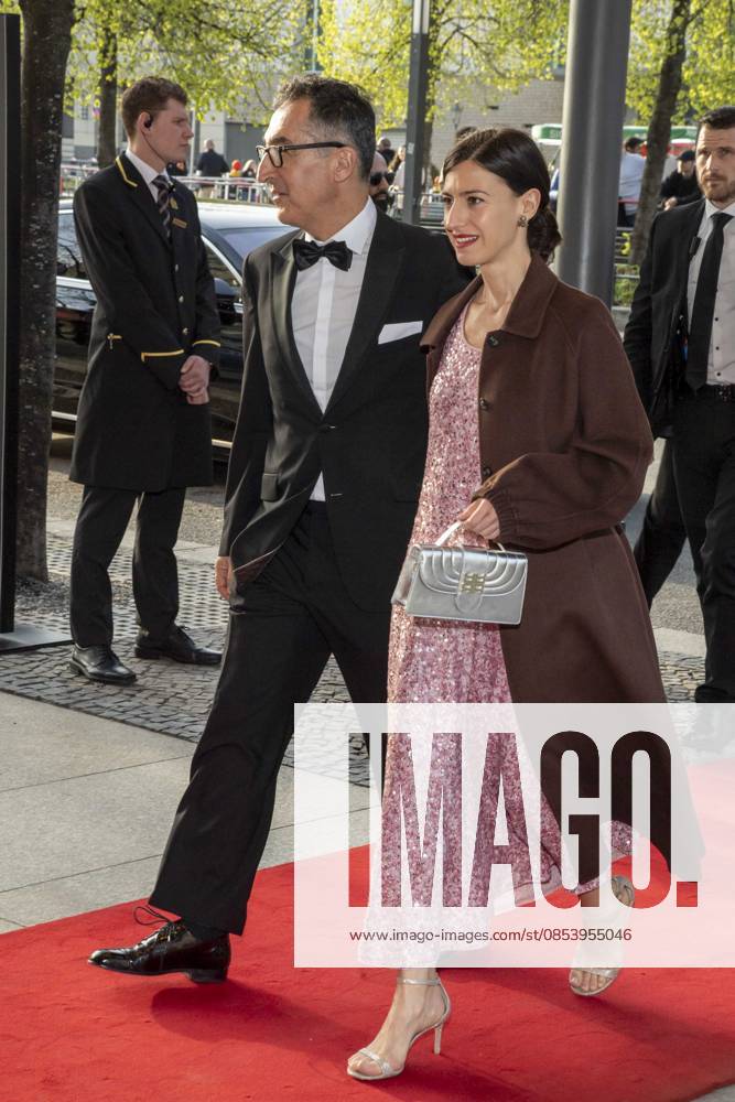 ABB PRESS BALL Cem Ozdemir with Mrs. Flavia Zaka Buendnis 90 Die Gruenen as guest at the73 Federal Press Ball at the Hotel Adlon Kempinski on 17 04 2026 in Berlin