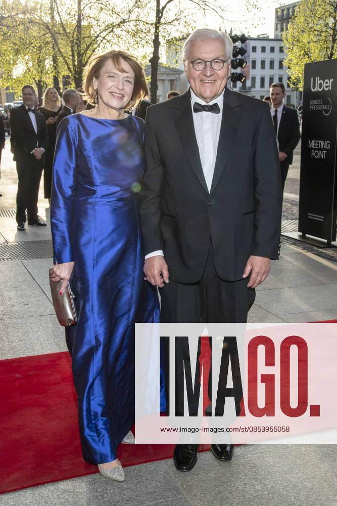 ABB PRESS BALL Elke Buedenbender and Frank Walter Steinmeier Federal President Mrs. blue dress as guests at the 73 Federal Press Ball at the Hotel Adlon Kempinski on 17 04 2026 in Berlin