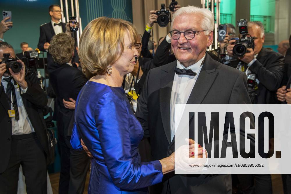 ABB PRESS BALL German President Frank Walter Steinmeier dancing with his wife Elke Buedenbender blue evening dress at the 73rd Federal Press Ball at the Hotel Adlon Kempinski on April 17, 2026 in Berlin