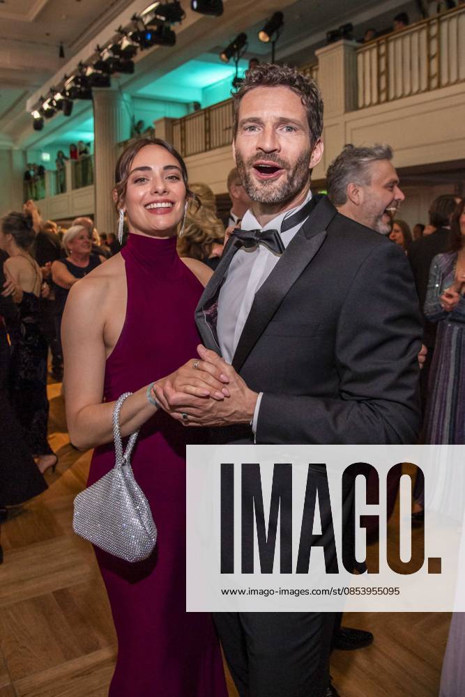 ABB PRESS BALL Danielle Bezaire and Arne Friedrich girlfriend dancing as guests at the 73 Federal Press Ball at the Hotel Adlon Kempinski on 17 04 2026 in Berlin