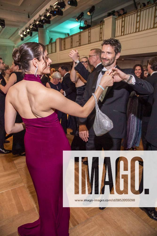 ABB PRESS BALL Danielle Bezaire and Arne Friedrich girlfriend dancing as guests at the 73 Federal Press Ball at the Hotel Adlon Kempinski on 17 04 2026 in Berlin