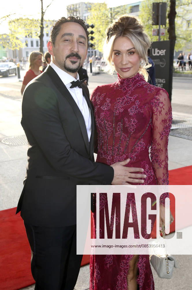 Eko Fresh with wife Sarah Bora at the 73 Federal Press Ball 2026 at the Hotel Adlon Kempinski Berlin, 17 04 2026 Foto:xAgenturxWehnertx xGränzdörferx xFuturexImagex bundespresseball_6481