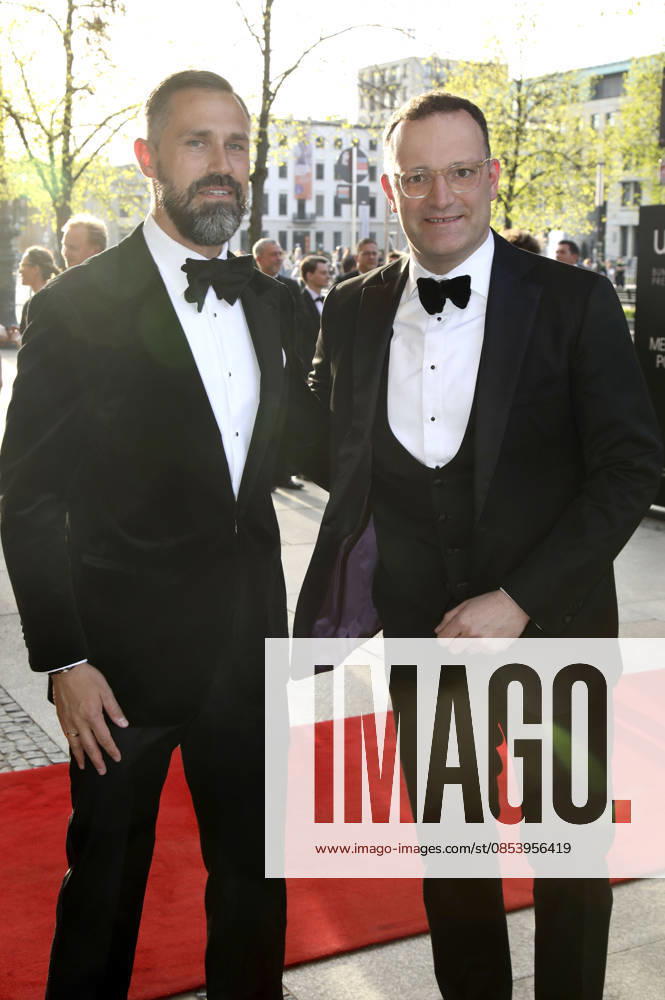 Jens Spahn with husband Daniel Funke at the 73 Federal Press Ball 2026 at the Hotel Adlon Kempinski Berlin, 17 04 2026 Foto:xAgenturxWehnertx xGränzdörferx xFuturexImagex bundespresseball_6479