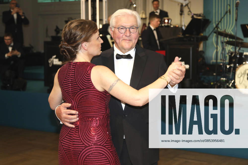 Regina Kramer and Frank Walter Steinmeier at the 73 Federal Press Ball 2026 at the Hotel Adlon Kempinski Berlin, 17 04 2026 Foto:xAgenturxWehnertx xGränzdörferx xFuturexImagex bundespresseball_6531