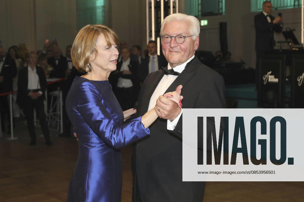 Frank Walter Steinmeier with his wife Elke Büdenbender at the 73 Federal Press Ball 2026 at the Hotel Adlon Kempinski Berlin, 17 04 2026 Foto:xAgenturxWehnertx xGränzdörferx xFuturexImagex bundespresseball_6539