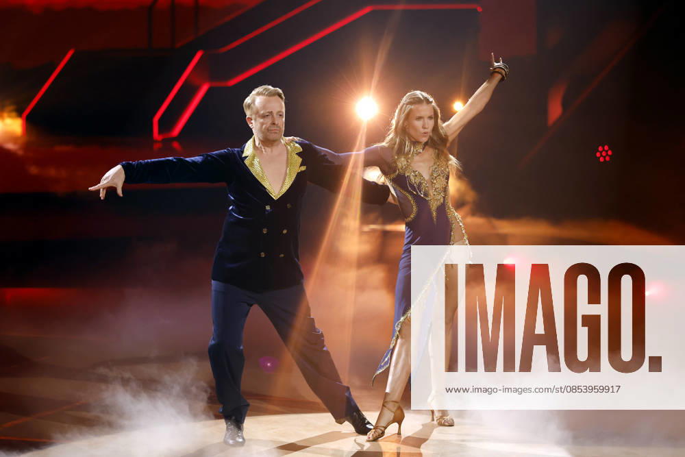 Entertainer Ross Antony and professional dancer Mariia Maksina at the sixth dance show of the 19th season of the RTL dance show Lets Dance at the Coloneum Ross Antony has blood running down his face after sustaining a bleeding wound while dancing Cologne, 17 04 2026 NRW Germany