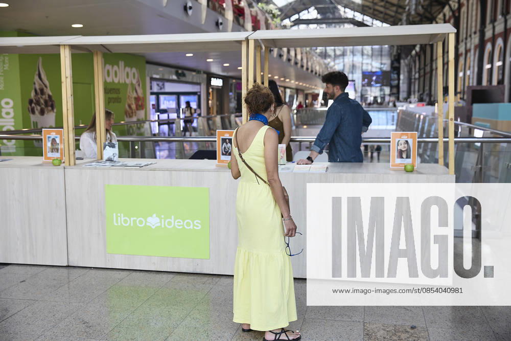 Book fair in Príncipe Pío Madrid Several people visit the Book Fair, in the Príncipe Pío shopping center, on April 19, 2026, Madrid Spain The Príncipe Pío shopping center celebrates Libro Ideas Fest, a fair that brings together some thirty writers and illustrators of different genres, from illustration and thrillers to poetry, romance novels, fantasy and childrens literature 19 APRIL 2026 Jesús Hellí Madrid Madrid Madrid Spain