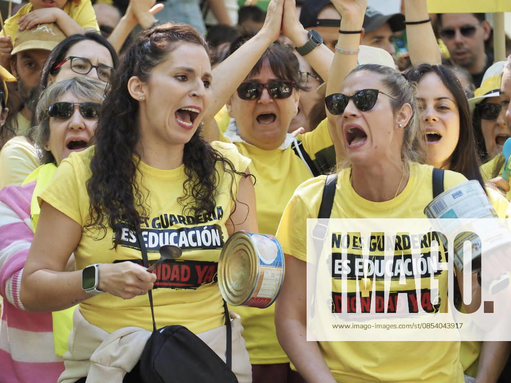 MADRID, SPAIN - April 19: In Madrid, public education students and teachers took to the streets with the slogan Ã¢â‚¬oeSave public education,Ã¢â‚¬Â marching from Atocha to Puerta del Sol to protest against cuts and institutional neglect by the Community of Madrid. Madrid Spain - ZUMAh199 20260419_zip_h199_001