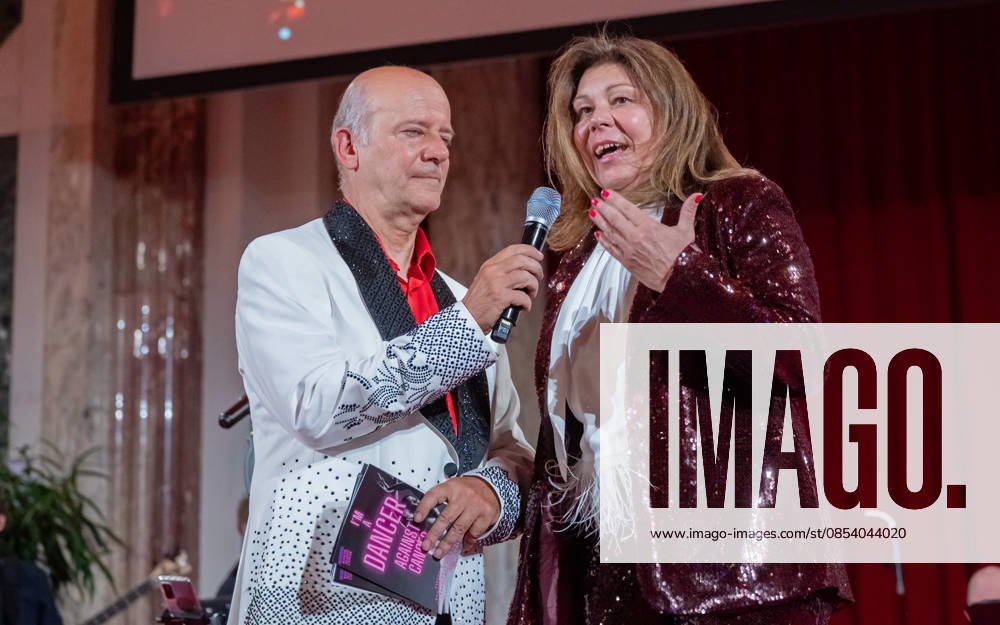 20260418 19. DAC Dancer against Cancer Ball WIEN, OESTERREICH - 18. APRIL: Musiker, Entertainer und Host des Abends Andy Lee Lang und SPOe Abgeordnete zum Wiener Landtag- und Gemeinderat und Mitglied im Gemeinderatsausschuss fuer Finanzen, Wirtschaft, Internationales, Digitales, Soziale, Gesundheit und Sport Yvonne Rychly waehrend des des 19. DaC Dancer against Cancer Galaballs in der Wiener Hofburg am 18. April 2026 in Wien, Oesterreich. 260418_SEPA_17_138