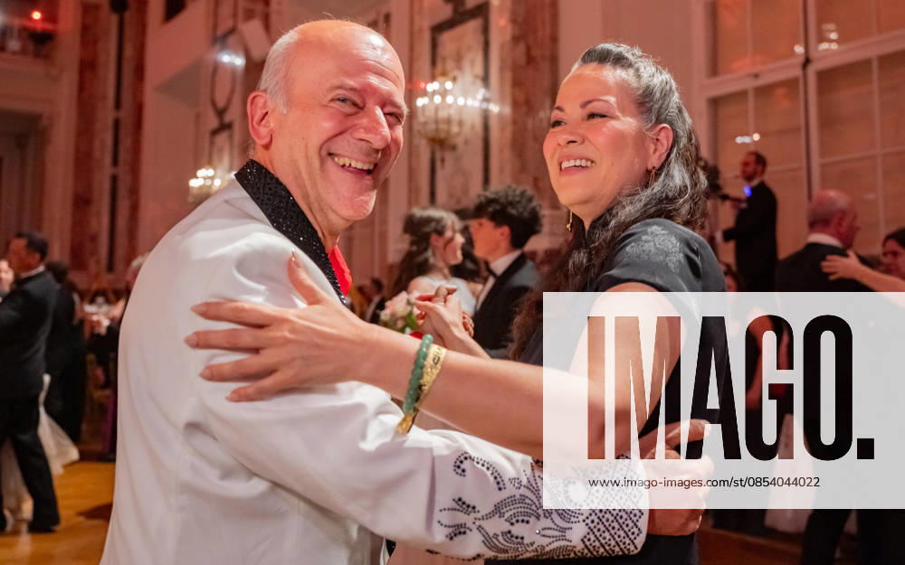 20260418 19. DAC Dancer against Cancer Ball WIEN, OESTERREICH - 18. APRIL: Musiker, Entertainer und Host des Abends Andy Lee Lang und Martial-Arts-Ikone Bruce Lees Tochter, Schauspielerin, Bruce Lee Family Companies CEO, Vorsitzende des Verwaltungsrates der Bruce Lee Foundation und Stargast des Balls Shannon Lee waehrend des des 19. DaC Dancer against Cancer Galaballs in der Wiener Hofburg am 18. April 2026 in Wien, Oesterreich. 260418_SEPA_17_144