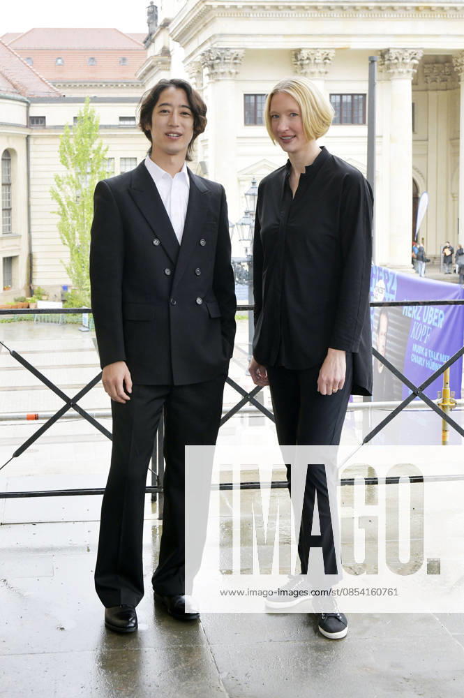 Hayato Sumino and Joana Mallwitz at the photo session for the Classic Open Air 2026 at Gendarmenmarkt Berlin, 20 04 2026 Foto:xM.xBehrensx xFuturexImagex classic_6408