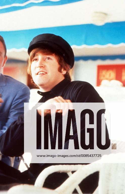 John Lennon John Lennon, britischer Musiker und Sänger der Beatles, ca. 1966. British musician and Beatles singer John Lennon, ca. 1966.