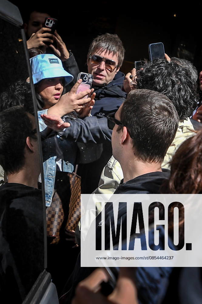 **NO WEB AND NEWSPAPERS ONLY FOR ITALY** Liam Gallagher and his mother Peggy leave the Hotel Eden in Via Ludovisi.