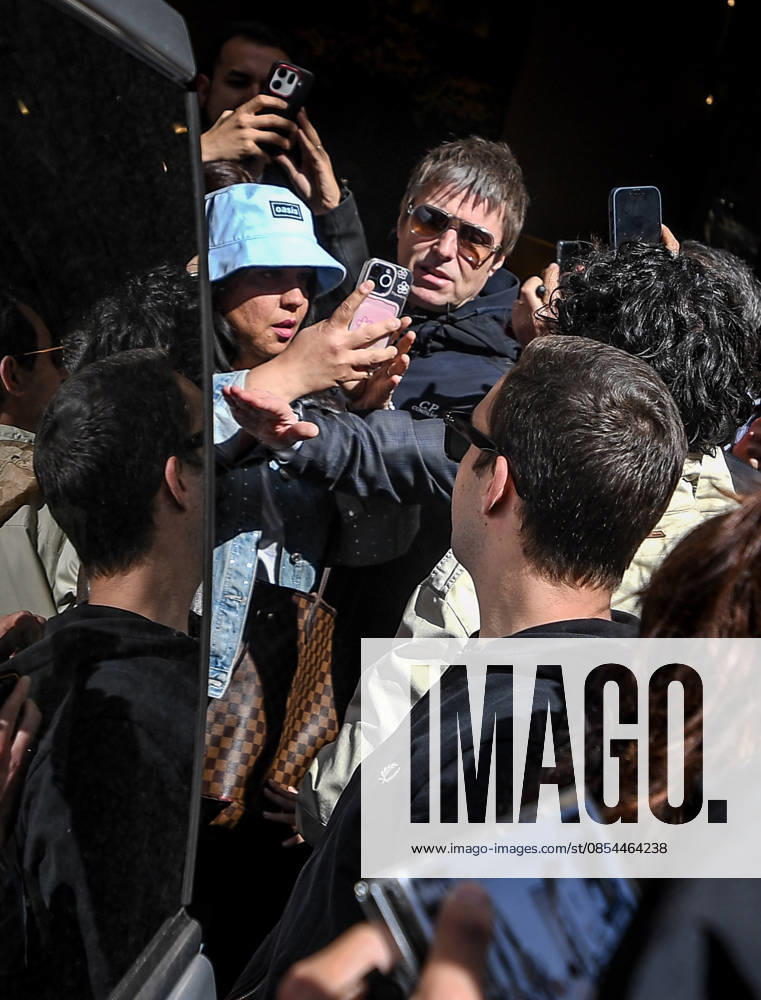 **NO WEB AND NEWSPAPERS ONLY FOR ITALY** Liam Gallagher and his mother Peggy leave the Hotel Eden in Via Ludovisi.