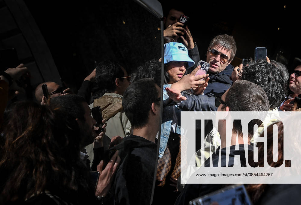 **NO WEB AND NEWSPAPERS ONLY FOR ITALY** Liam Gallagher and his mother Peggy leave the Hotel Eden in Via Ludovisi.