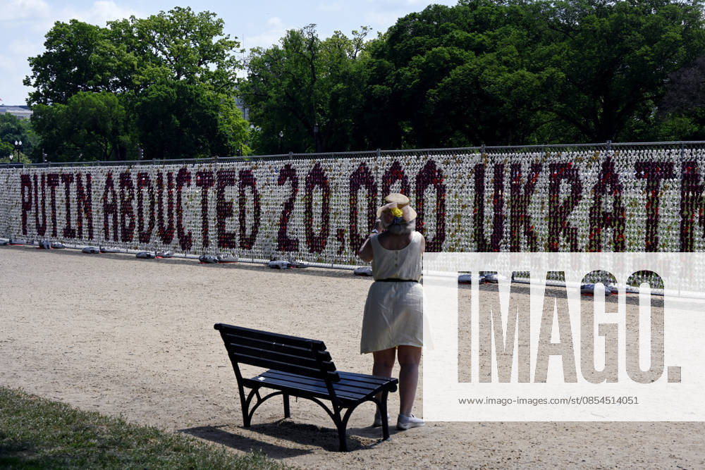National Mall filled with 20,000 bears for abducted Ukraine children A fence featuring 20,000 stuffed teddy bears installed by Razom for Ukraine in partnership with the American Coalition for Ukraine, in which organizers say each represents a Ukrainian child abducted by Russia since the start of the war, is seen on the National Mall near the US Capitol in Washington, DC, on April 23, 2026. Photo by Olivier Douliery ABACAPRESS.COM Washington DC United States