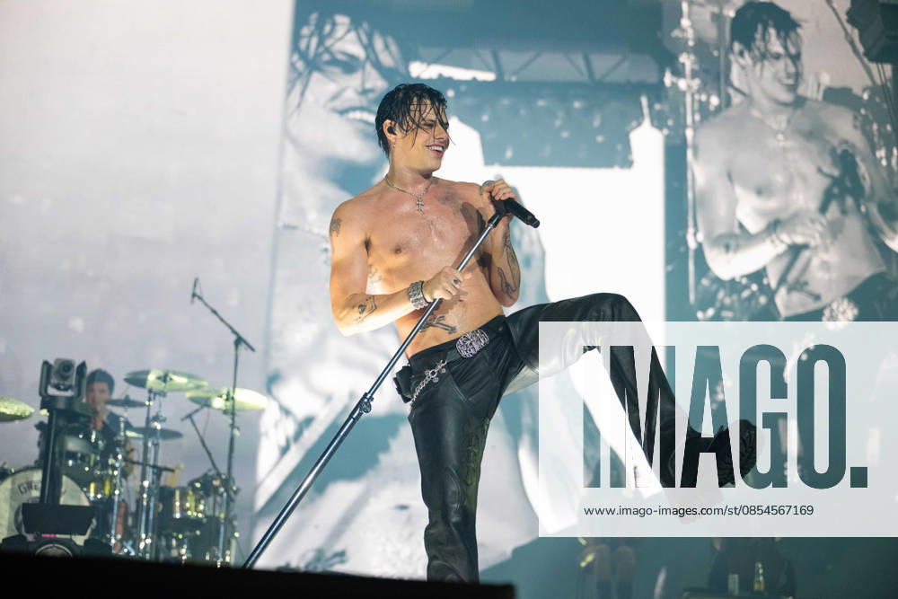 YUNGBLUD performs at Birmingham Utilita Arena 23rd April 202 YUNGBLUD performs live at Birmingham Utilita Arena on 23rd April 2026, delivering a high-energy set to a packed crowd. Known for his explosive stage presence and connection with fans, the artist brought raw emotion and intensity to the arena as part of his latest live show. Photography by Hannah Meadows for, Credit:HANNAHMEADOWSPHOTOGRAPHY Avalon