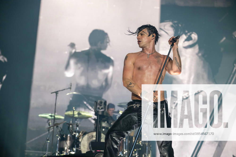 YUNGBLUD performs at Birmingham Utilita Arena 23rd April 202 YUNGBLUD performs live at Birmingham Utilita Arena on 23rd April 2026, delivering a high-energy set to a packed crowd. Known for his explosive stage presence and connection with fans, the artist brought raw emotion and intensity to the arena as part of his latest live show. Photography by Hannah Meadows for, Credit:HANNAHMEADOWSPHOTOGRAPHY Avalon