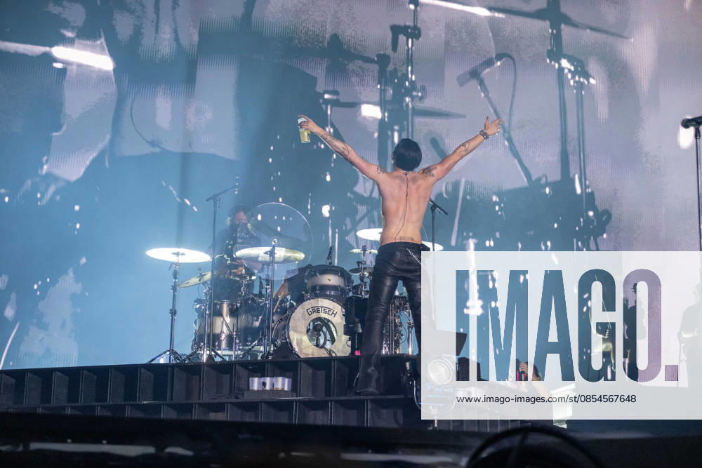 YUNGBLUD performs at Birmingham Utilita Arena 23rd April 202 YUNGBLUD performs live at Birmingham Utilita Arena on 23rd April 2026, delivering a high-energy set to a packed crowd. Known for his explosive stage presence and connection with fans, the artist brought raw emotion and intensity to the arena as part of his latest live show. Photography by Hannah Meadows for, Credit:HANNAHMEADOWSPHOTOGRAPHY Avalon