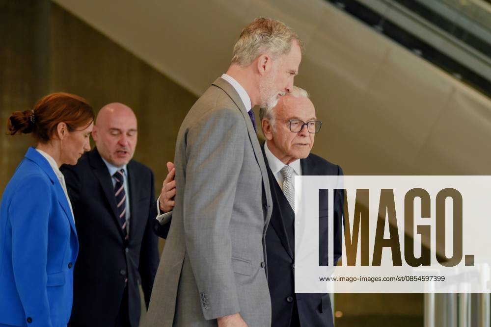 The King inaugurates the CaixaResearch Institute in Barcelona King Felipe VI c , during the inauguration of the CaixaResearch Institute, on April 24, 2026, in Barcelona, Catalonia Spain The CaixaResearch Institute is the first Spanish research center specialized in immunology, focused on the study of the immune system and how it is related to the most prevalent diseases - such as neurological, oncological or infectious diseases - also taking into account the impact of environmental factors 24 APRIL 2026 Barcelona Barcelona Barcelona Espana