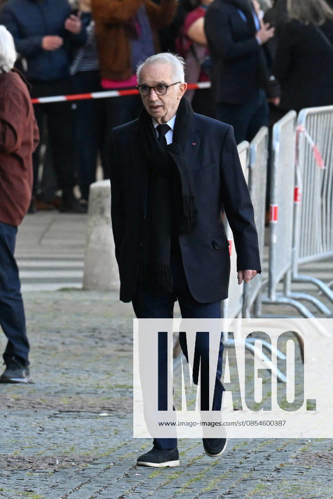Nathalie Baye Funeral - Paris Alain Terzian attending the funeral of French actress Nathalie Baye at Saint Sulpice Church, in Paris, France on April 24, 2026. Photo by Lionel Urman ABACAPRESS.COM Paris Ile-de-France France