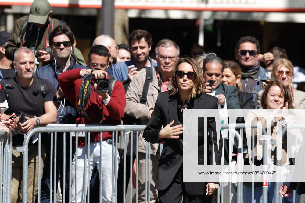 Laura Smet Exiting the funeral of Nathalie Baye at the Saint Sulpice church in Paris on April 24, 2026 Dominique Jacovides Coadic Guirec Bestimage Exiting the funeral of Nathalie Baye at the Saint Sulpice church in Paris on April 24, 2026 unknown